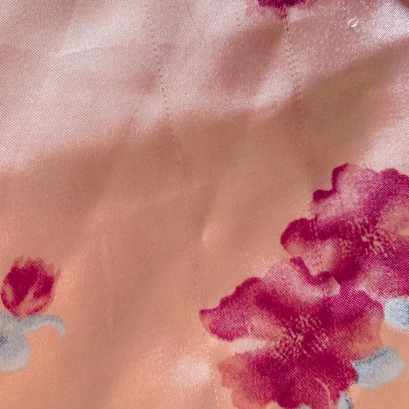 Pink and Red Floral Robe and Nightgown Set with Tie Closures Size 3X - Picture 8 of 15